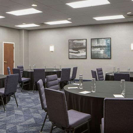 Courtyard By Marriott Chicago Downtown/River North Екстер'єр фото