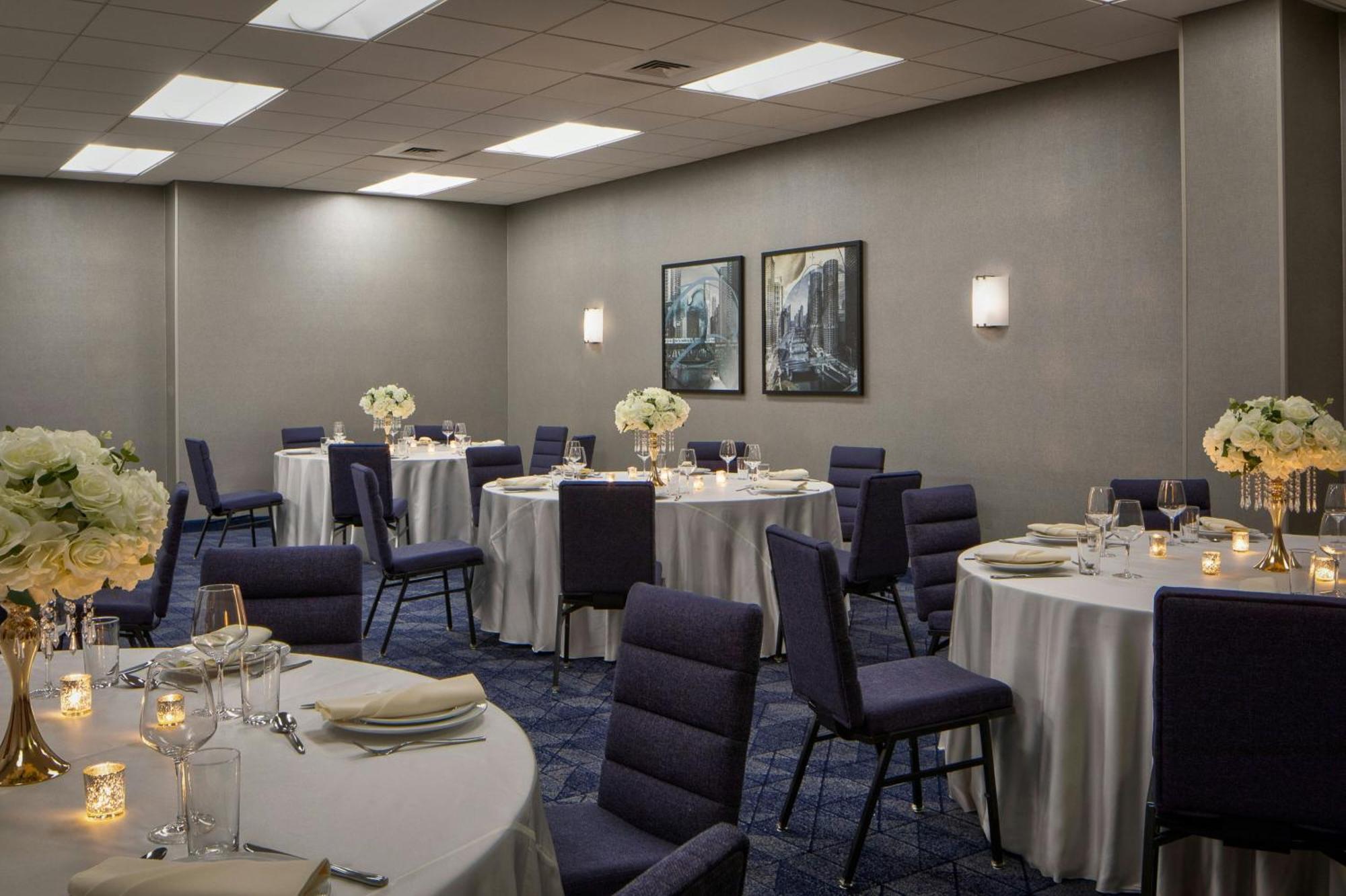 Courtyard By Marriott Chicago Downtown/River North Екстер'єр фото