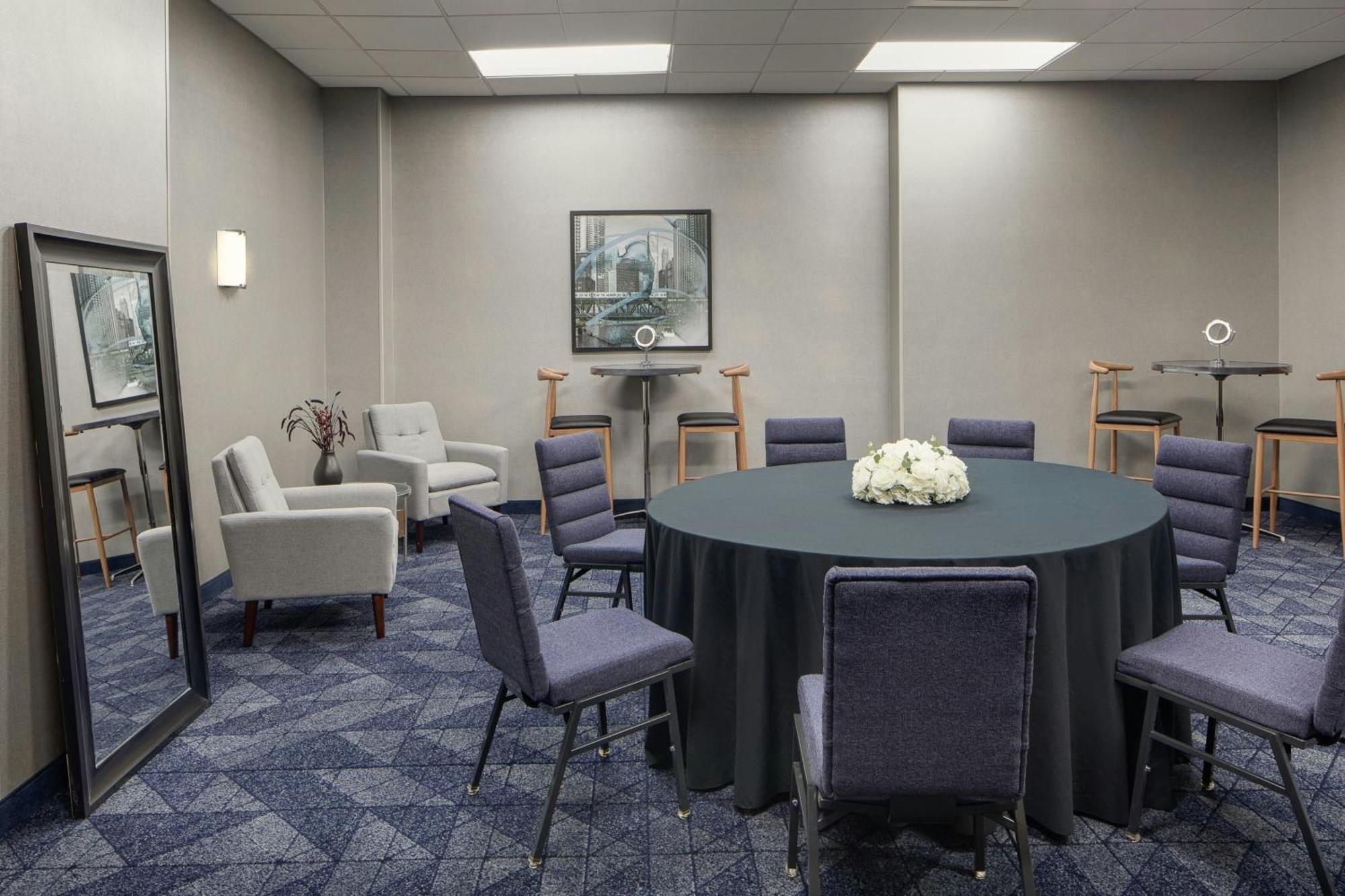 Courtyard By Marriott Chicago Downtown/River North Екстер'єр фото