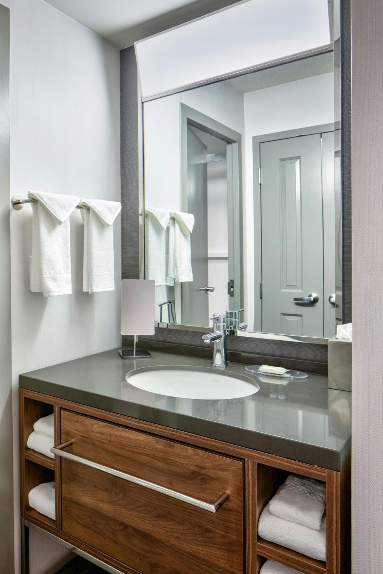 Courtyard By Marriott Chicago Downtown/River North Екстер'єр фото